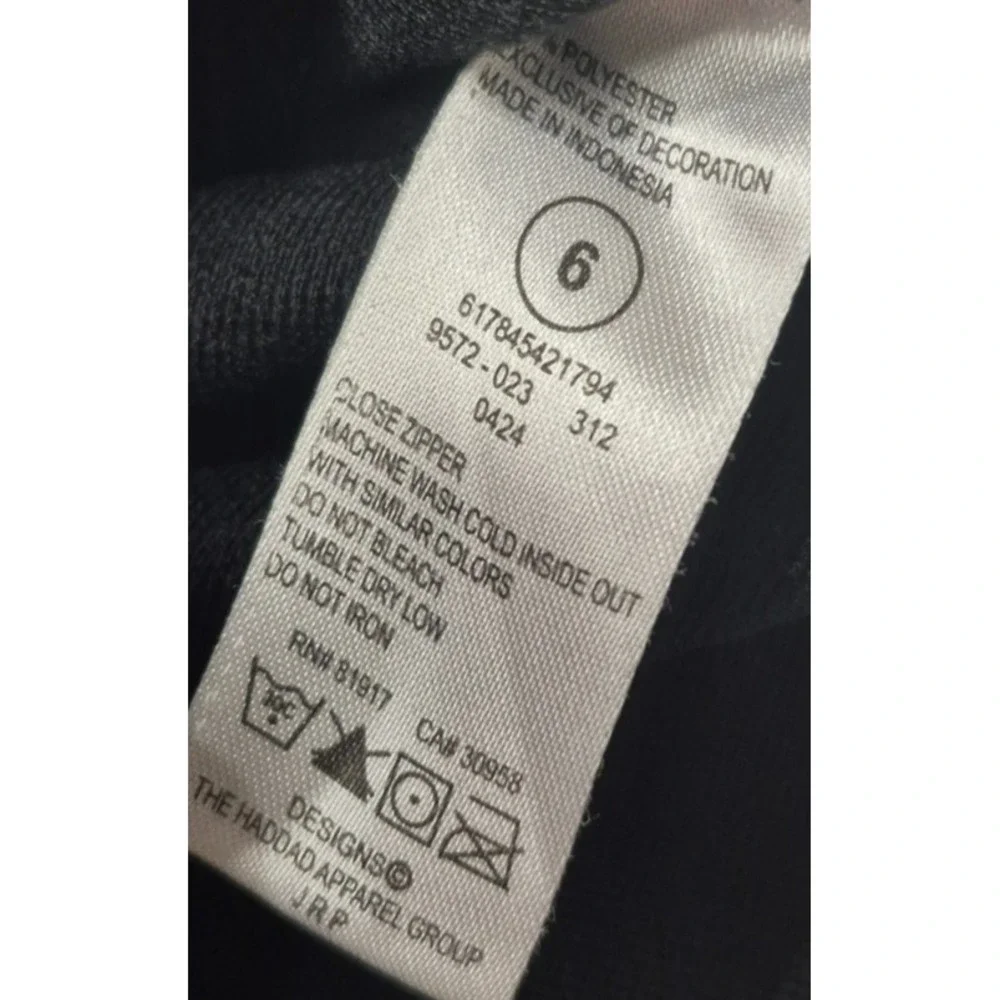 Nike boys black fully zip track jacket white logo & strips‎ on arms sz 6